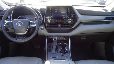 2022 Toyota Highlander XLE FWD (Natl)