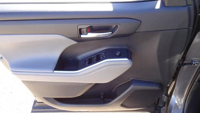 2022 Toyota Highlander XLE FWD (Natl)