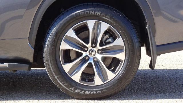 2022 Toyota Highlander XLE FWD (Natl)