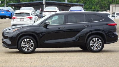 2021 Toyota Highlander XLE FWD (Natl)