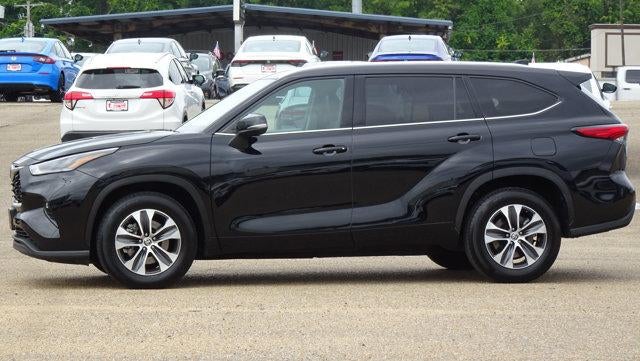 2021 Toyota Highlander XLE FWD (Natl)