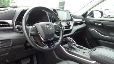 2021 Toyota Highlander XLE FWD (Natl)