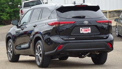 2021 Toyota Highlander XLE FWD (Natl)