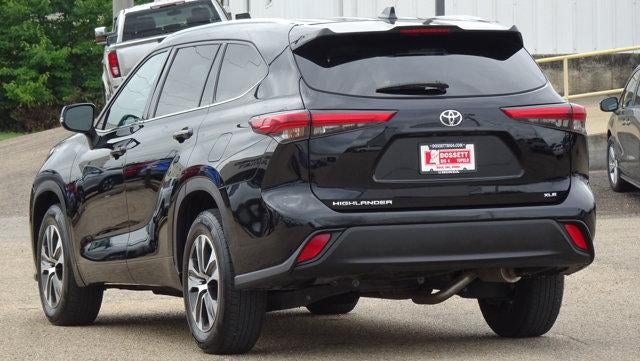2021 Toyota Highlander XLE FWD (Natl)