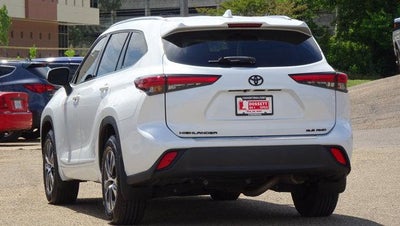 2022 Toyota Highlander XLE AWD (Natl)