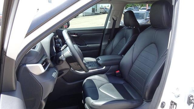 2022 Toyota Highlander XLE AWD (Natl)
