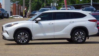 2022 Toyota Highlander XLE AWD (Natl)