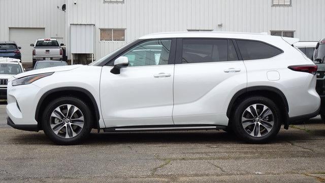 2024 Toyota Highlander LE FWD (GS)