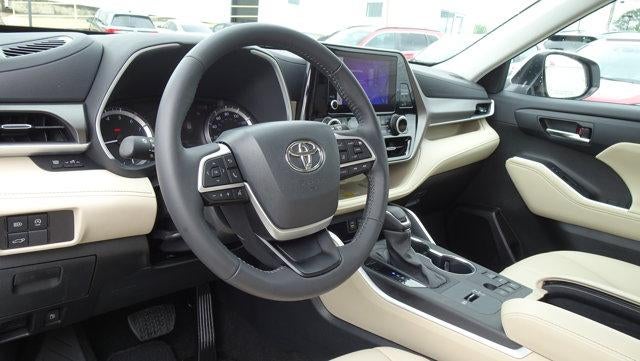 2024 Toyota Highlander XLE FWD (Natl)