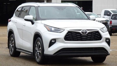 2024 Toyota Highlander XLE FWD (Natl)