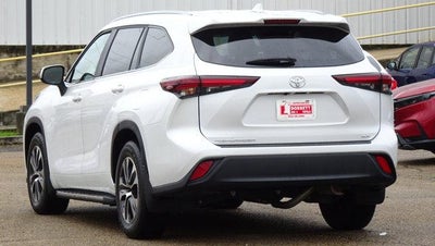2024 Toyota Highlander XLE FWD (Natl)