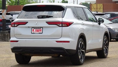 2022 Mitsubishi Outlander ES FWD