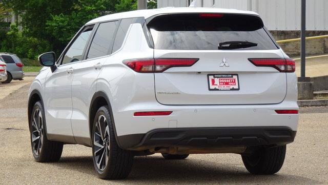 2022 Mitsubishi Outlander ES FWD