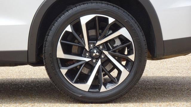 2022 Mitsubishi Outlander ES FWD