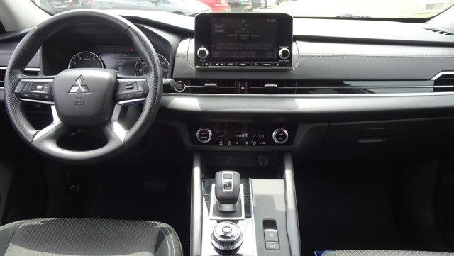 2022 Mitsubishi Outlander ES FWD