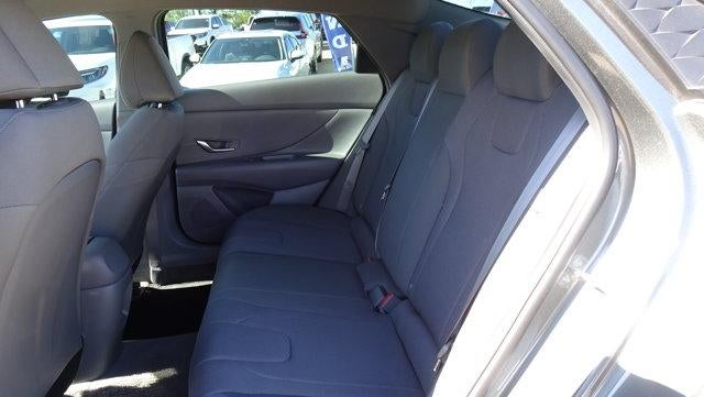 2024 Hyundai ELANTRA SE IVT