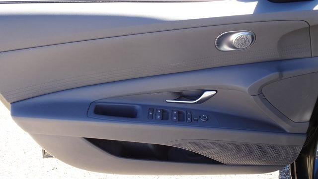 2024 Hyundai ELANTRA SE IVT