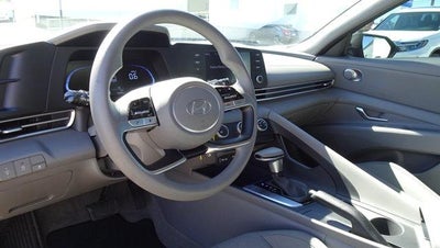 2024 Hyundai ELANTRA SE IVT