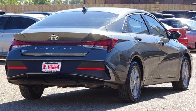 2024 Hyundai ELANTRA SE IVT
