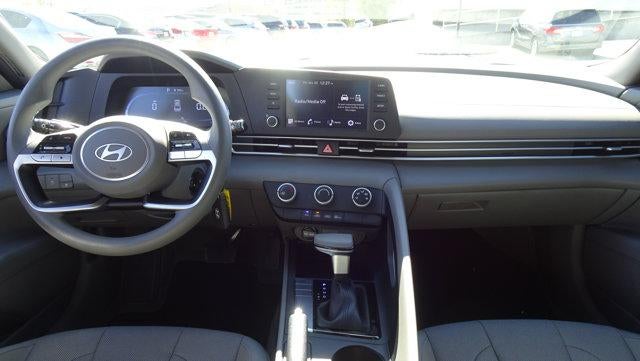 2024 Hyundai ELANTRA SE IVT