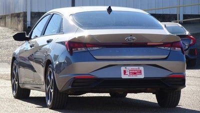 2023 Hyundai ELANTRA SEL IVT