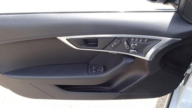 2019 Jaguar F-TYPE Coupe Auto P300