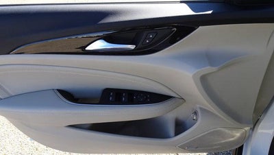 2018 Buick Regal TourX Essence AWD