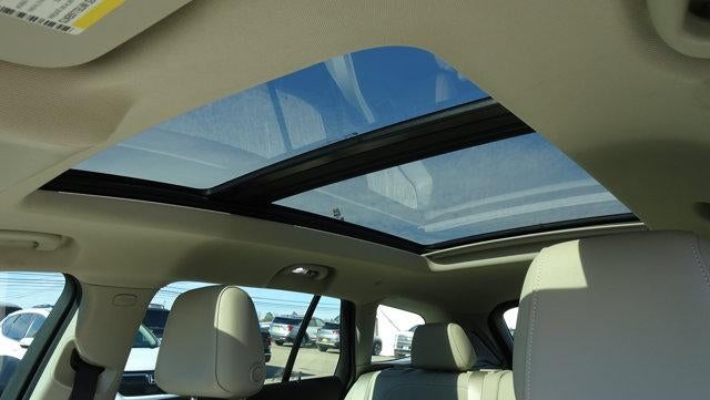 2018 Buick Regal TourX Essence AWD