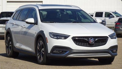 2018 Buick Regal TourX Essence AWD