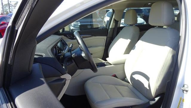 2018 Buick Regal TourX Essence AWD