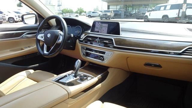 2019 BMW 740i Sedan