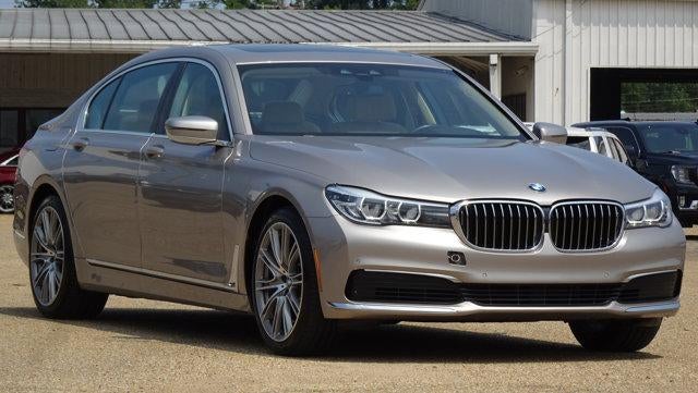 2019 BMW 740i Sedan