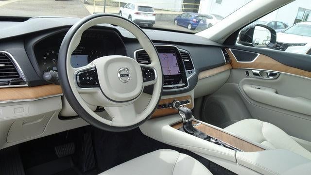 2022 Volvo XC90 T6 AWD Momentum 7P