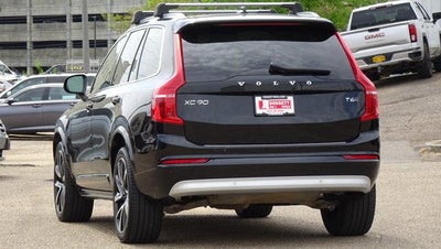 2022 Volvo XC90 T6 AWD Momentum 7P