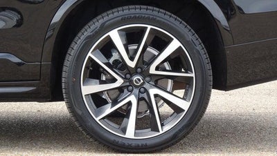 2022 Volvo XC90 T6 AWD Momentum 7P