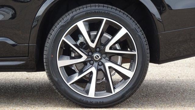 2022 Volvo XC90 T6 AWD Momentum 7P